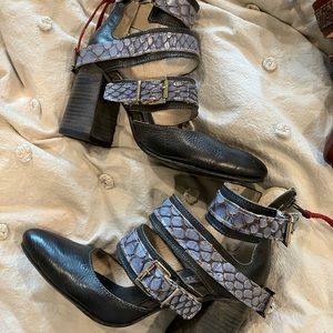 Freebird by Steven JACLYNN size 8 NAVY